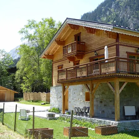 Rez-de-jardin Avec Terrasse Dans De Gamme Proche Centre Et Pistes De - Fr-1-464-29 * Pralognan-la-Vanoise